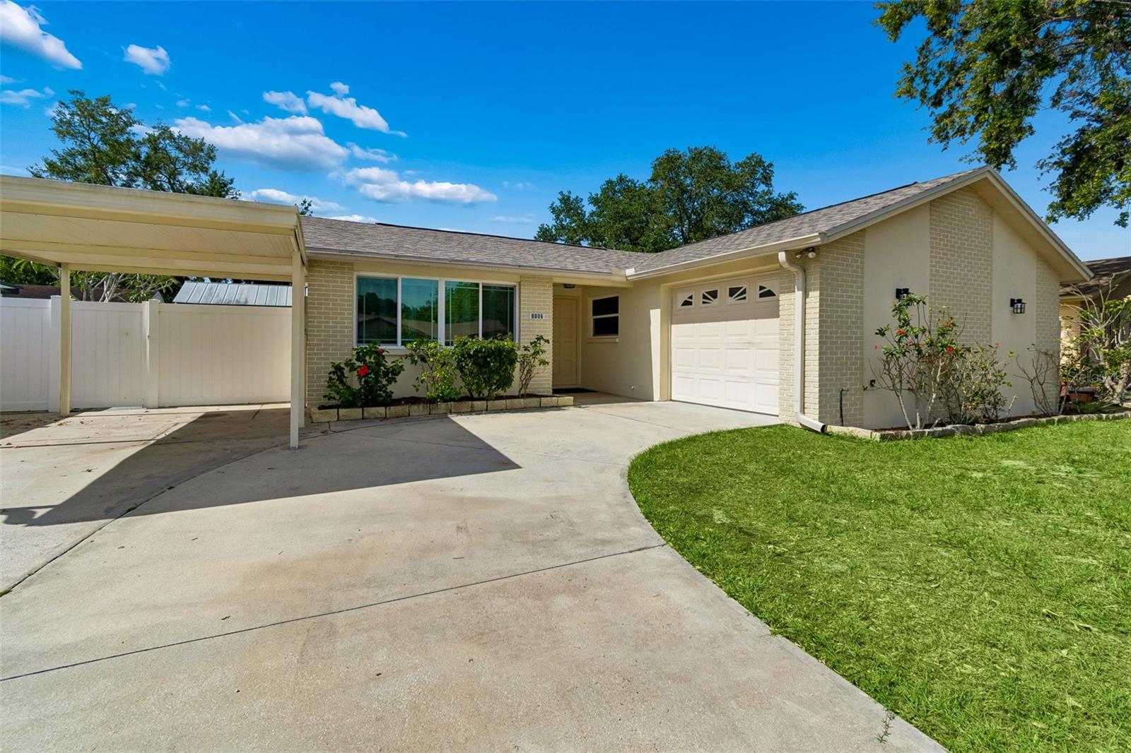 8806 OAK CIR, TAMPA, FL, 33615
