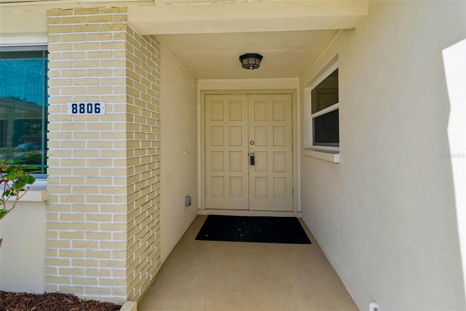 8806 OAK CIR, TAMPA, FL, 33615