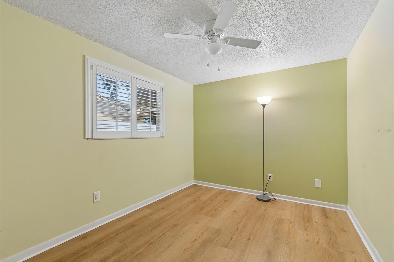 8806 OAK CIR, TAMPA, FL, 33615