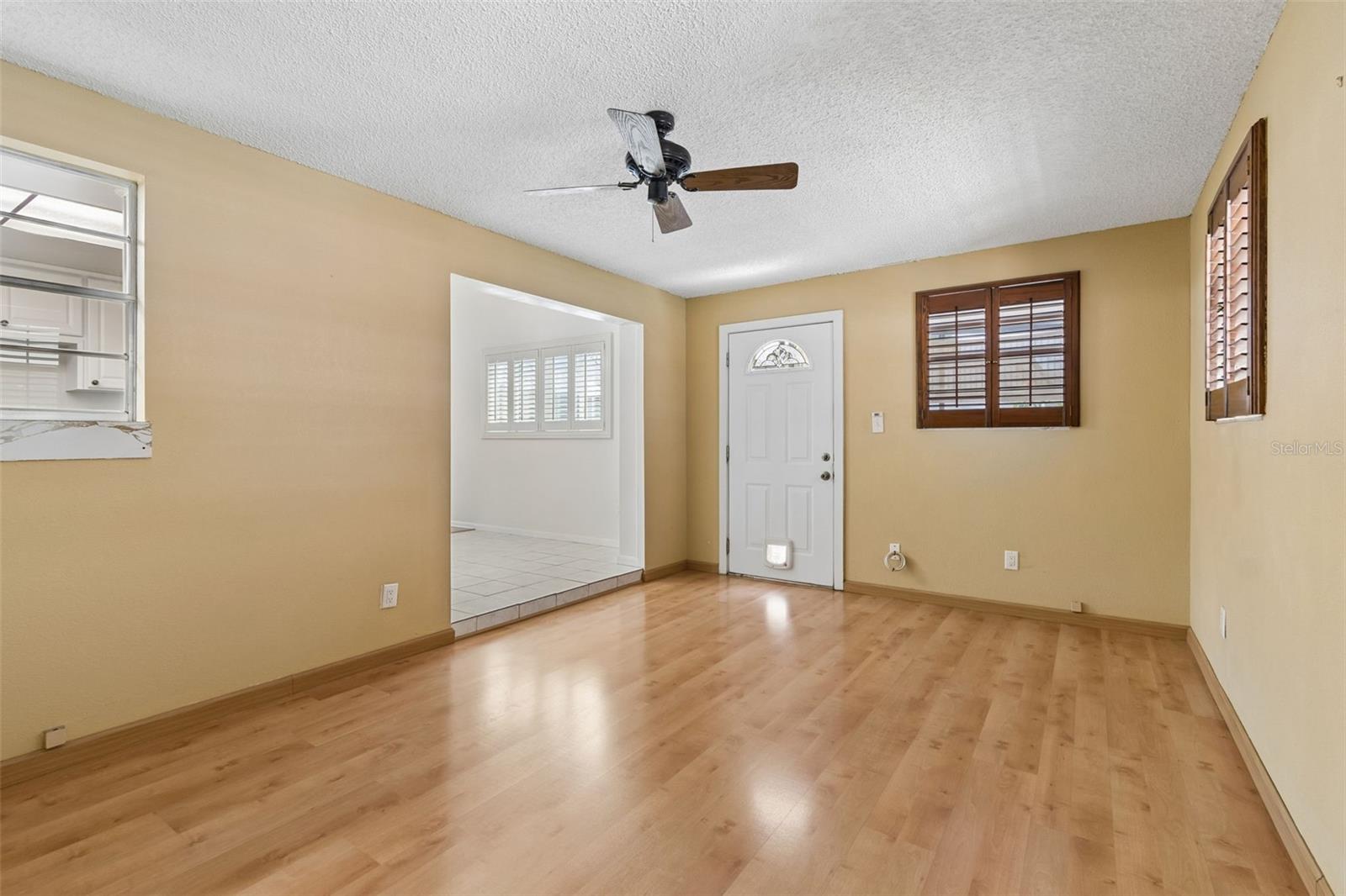 8806 OAK CIR, TAMPA, FL, 33615