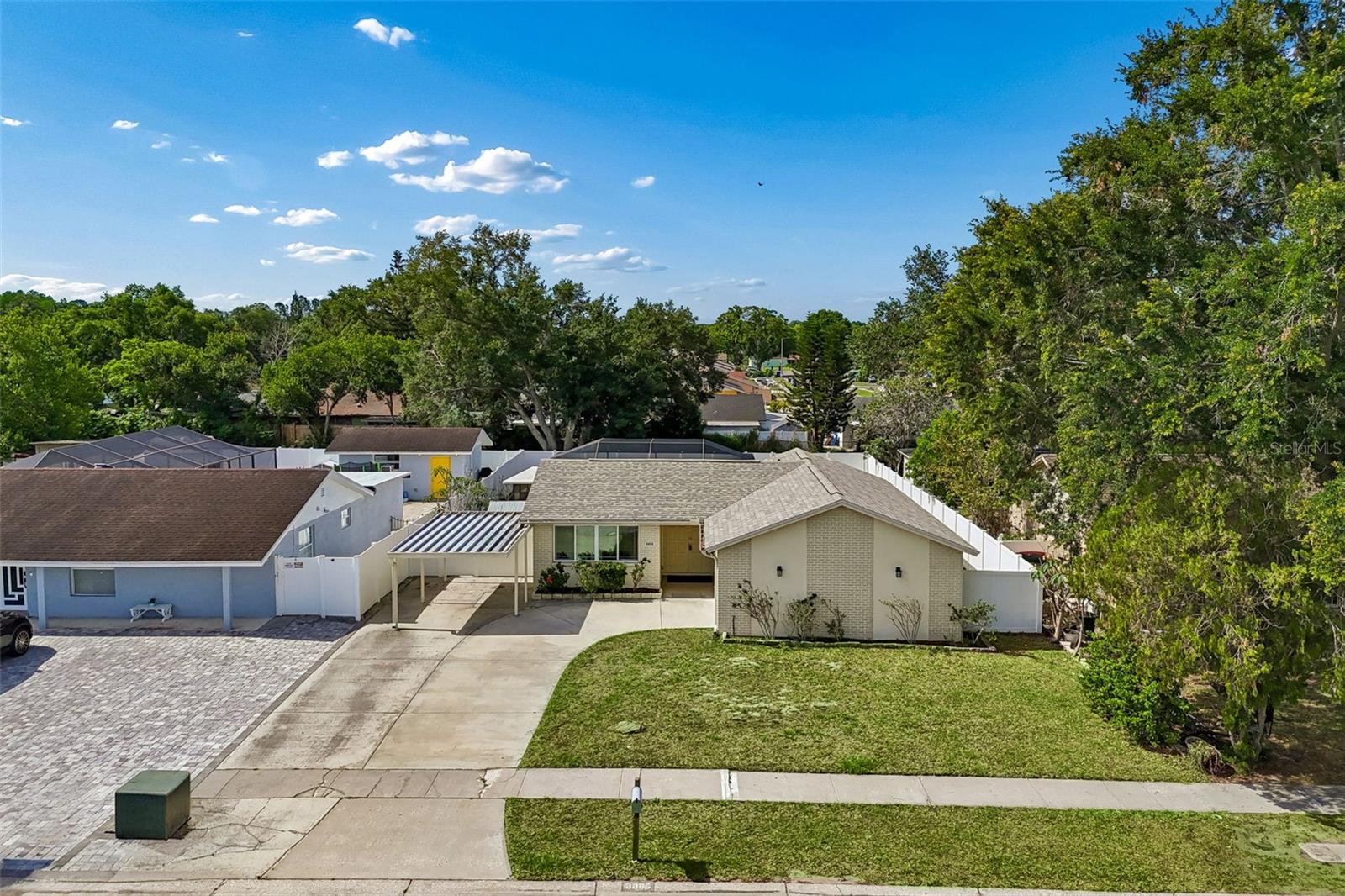 8806 OAK CIR, TAMPA, FL, 33615