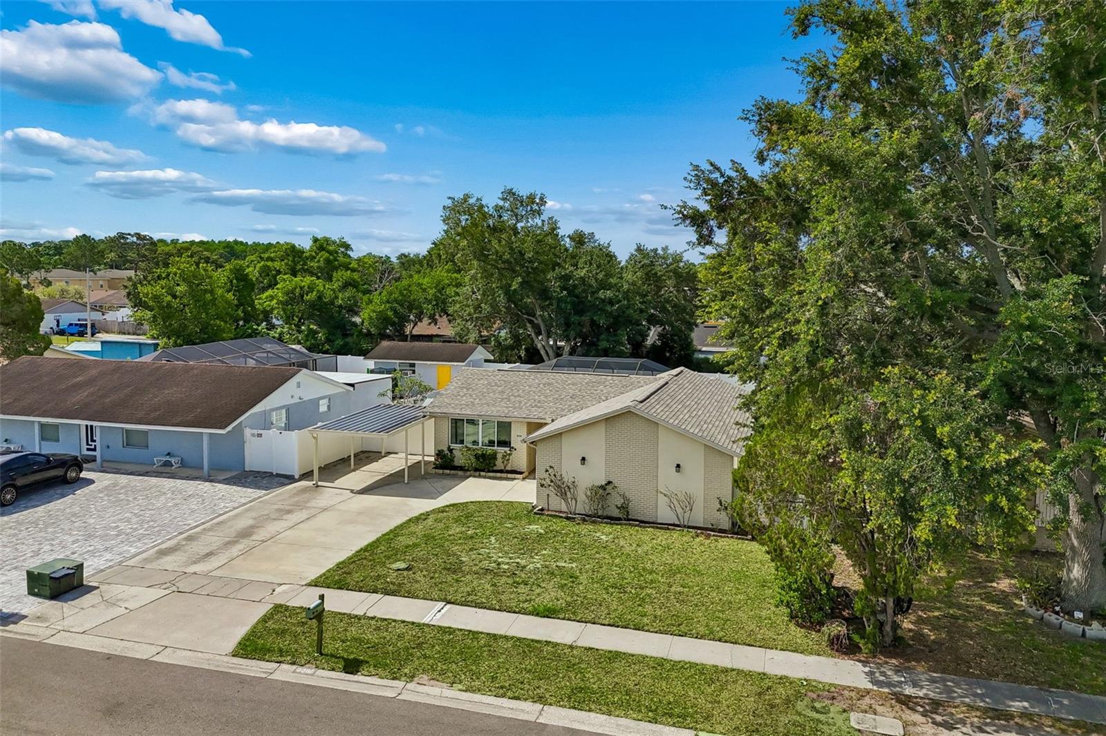 8806 OAK CIR, TAMPA, FL, 33615