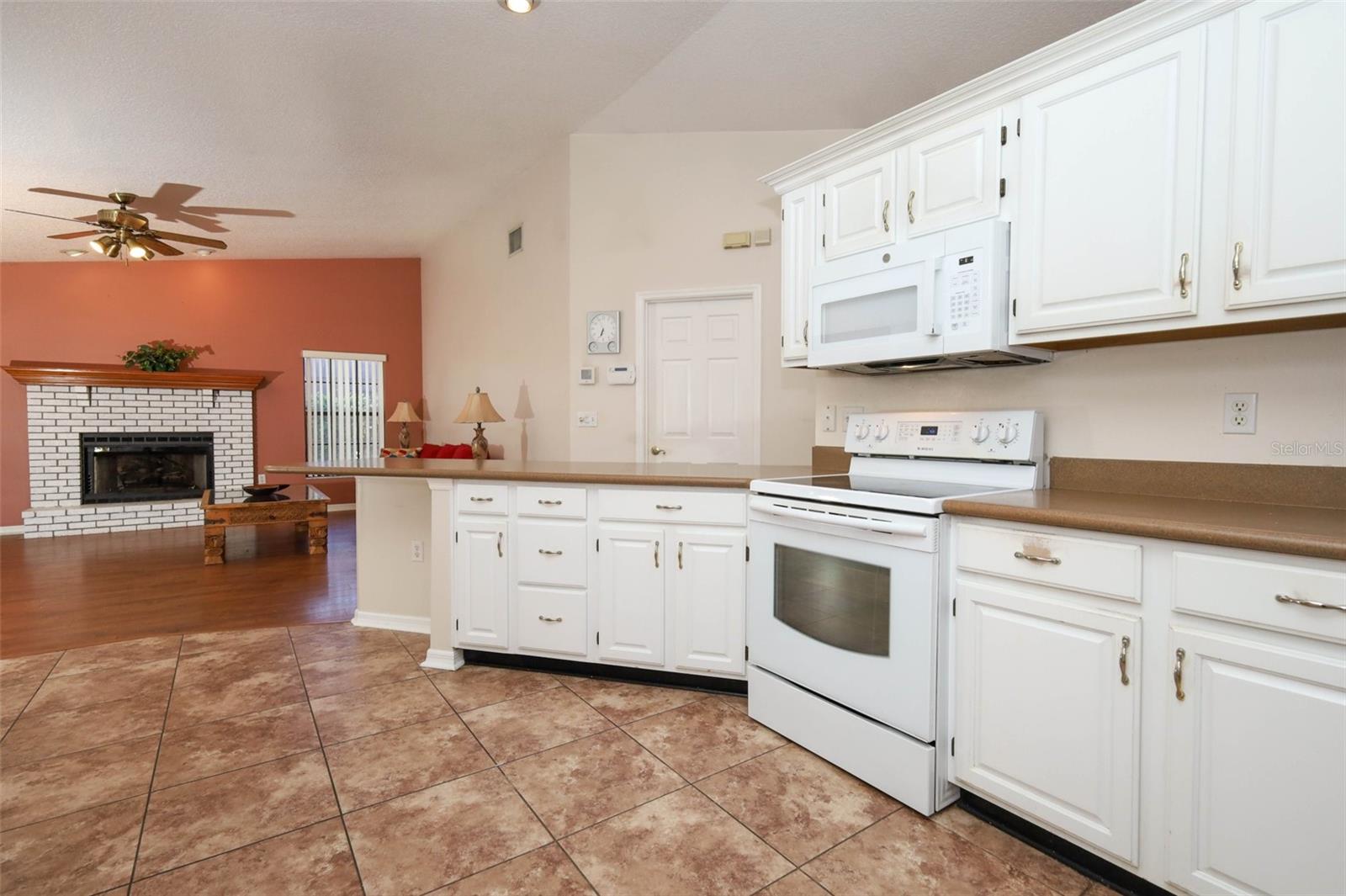 610 YORKTOWN DR, LEESBURG, FL, 34748