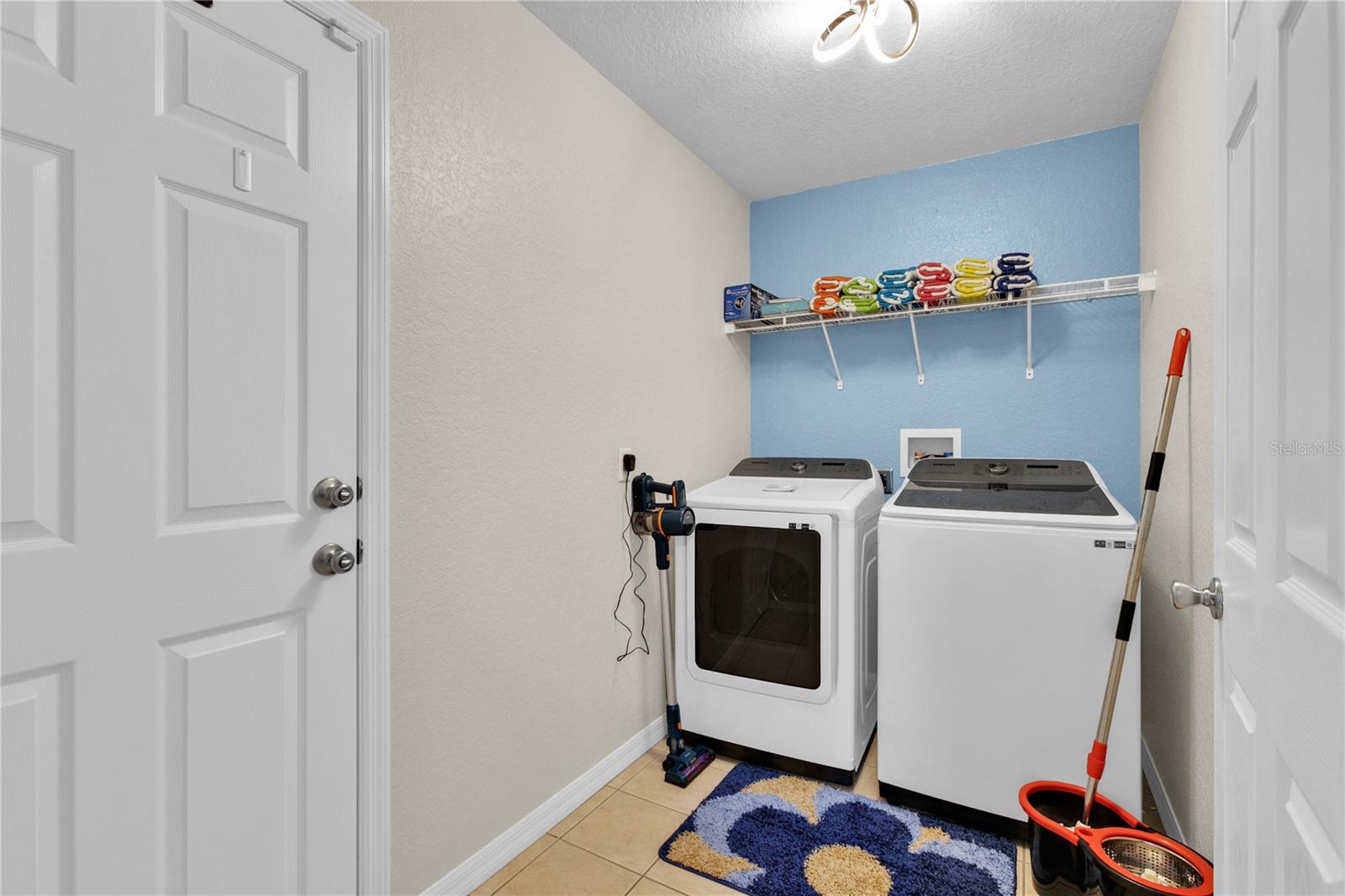 2590 SAND HILL POINT CIR, DAVENPORT, FL, 33837