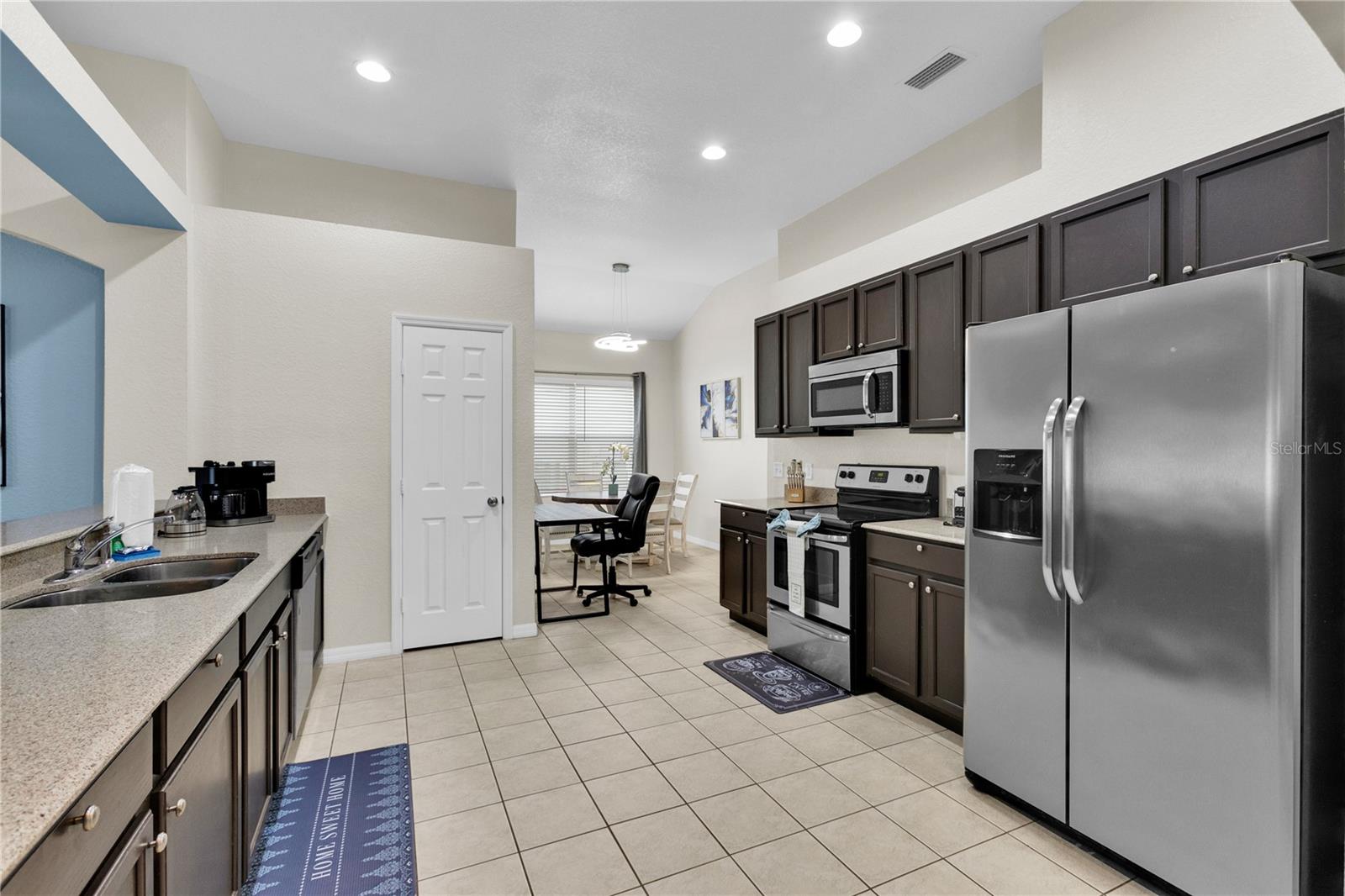 2590 SAND HILL POINT CIR, DAVENPORT, FL, 33837