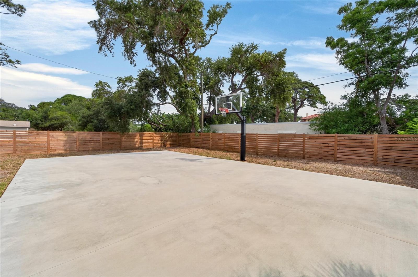 2575 GRANADA CIR E, ST PETERSBURG, FL, 33712