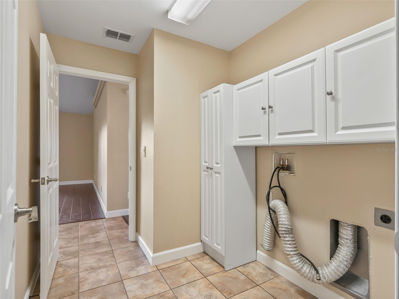 214 FISHER RUN, OCKLAWAHA, FL, 32179