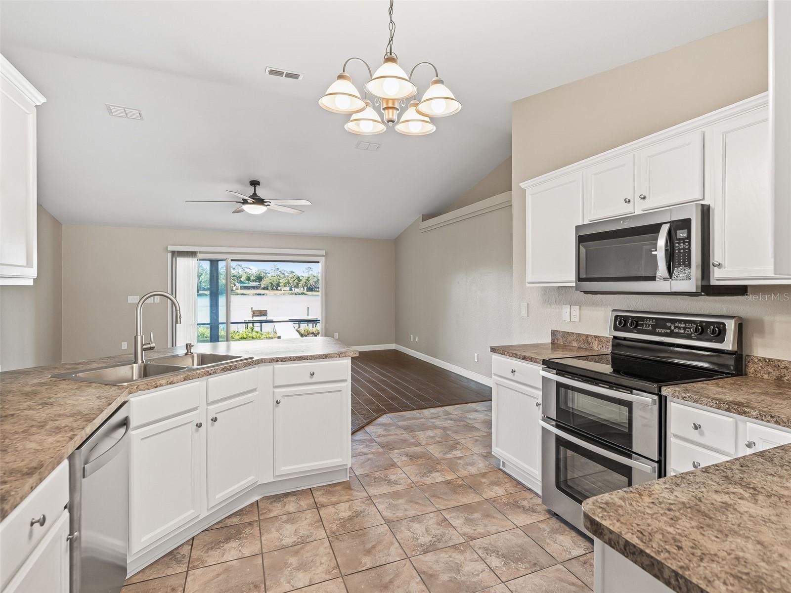 214 FISHER RUN, OCKLAWAHA, FL, 32179