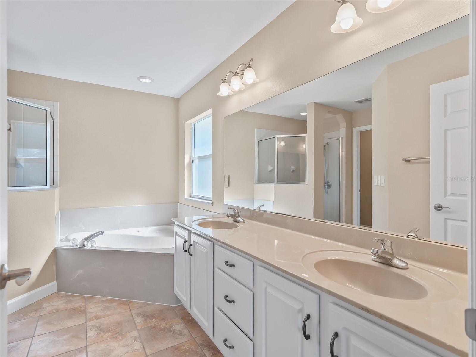 214 FISHER RUN, OCKLAWAHA, FL, 32179