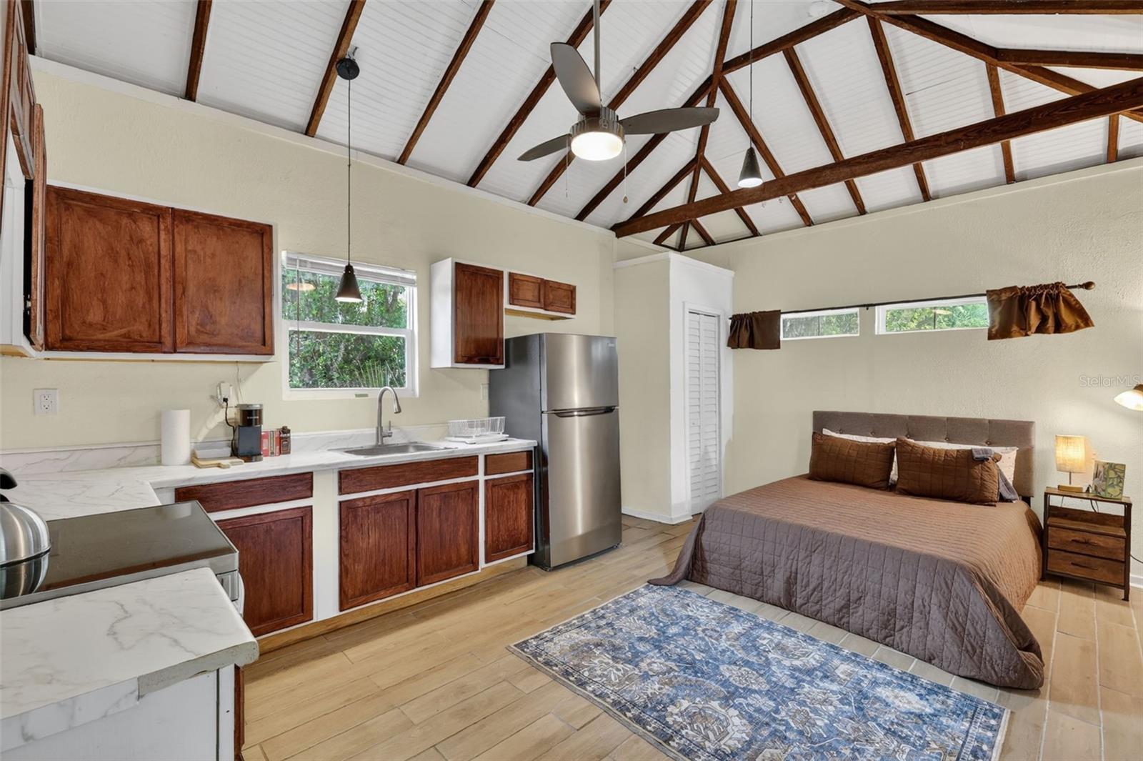 708 E LEMON AVE, EUSTIS, FL, 32726