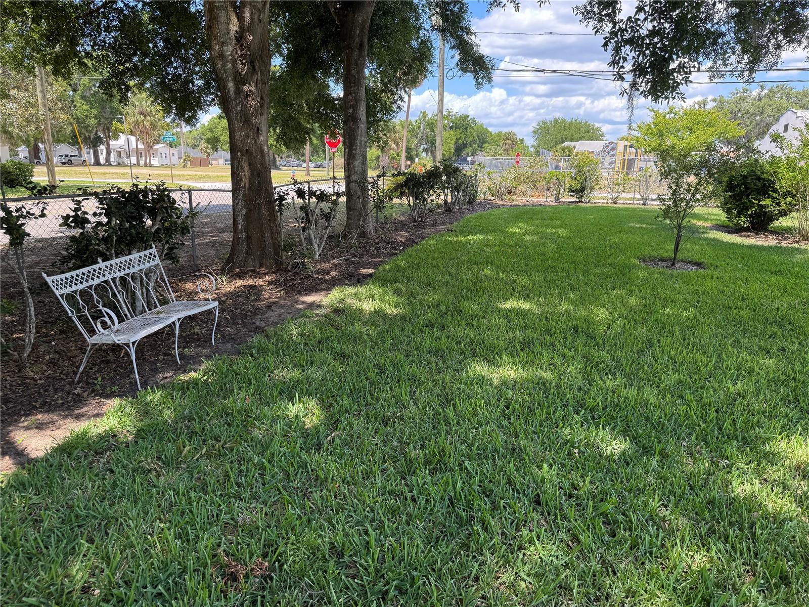 708 E LEMON AVE, EUSTIS, FL, 32726
