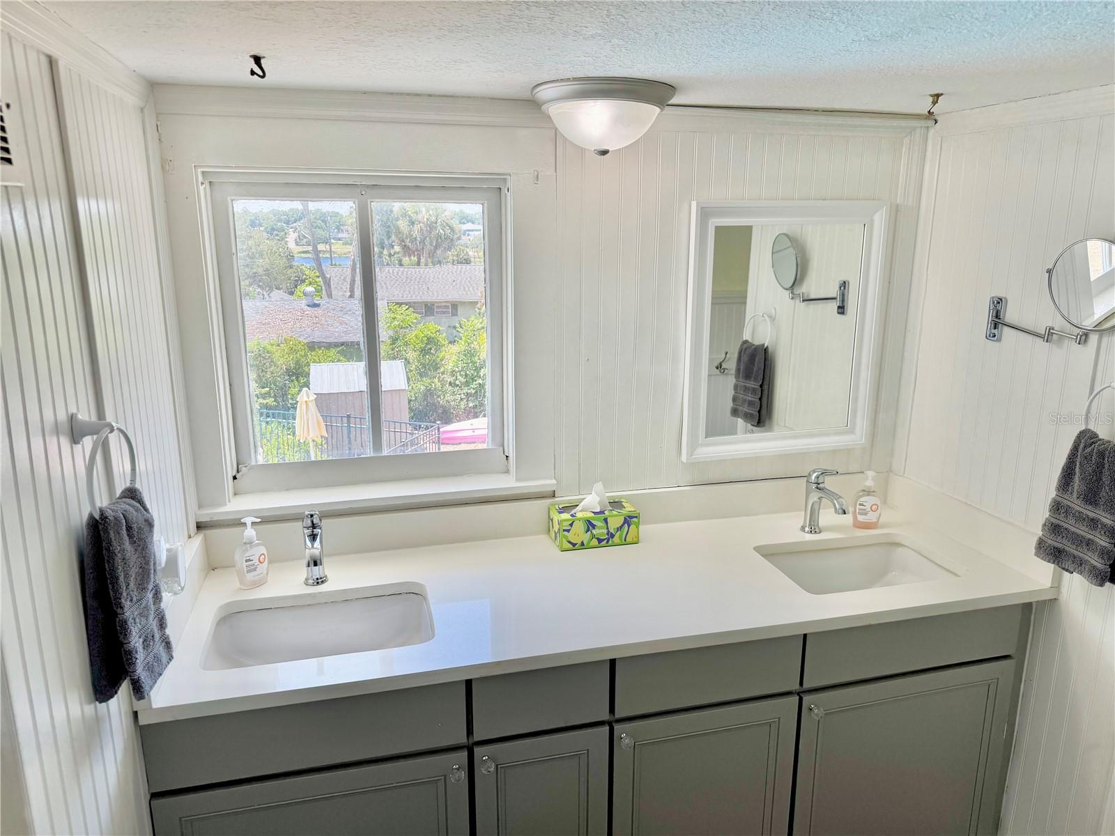 708 E LEMON AVE, EUSTIS, FL, 32726