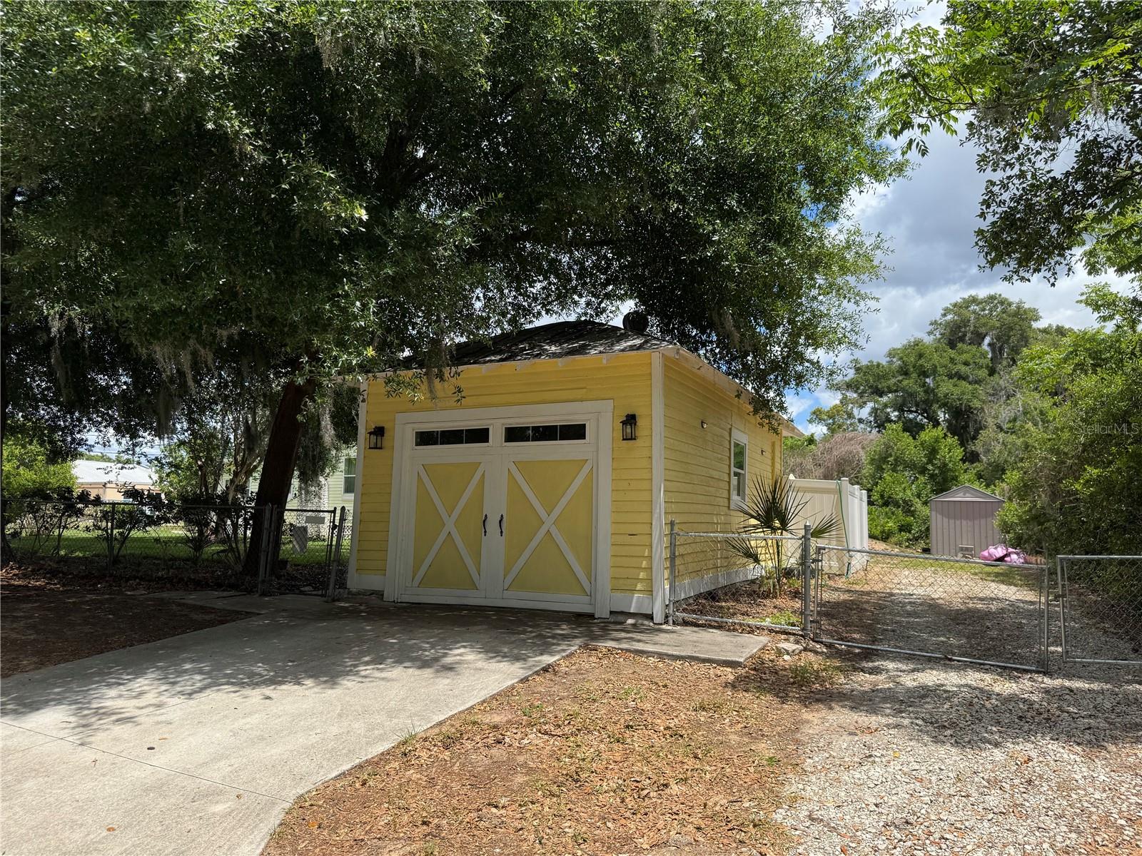 708 E LEMON AVE, EUSTIS, FL, 32726