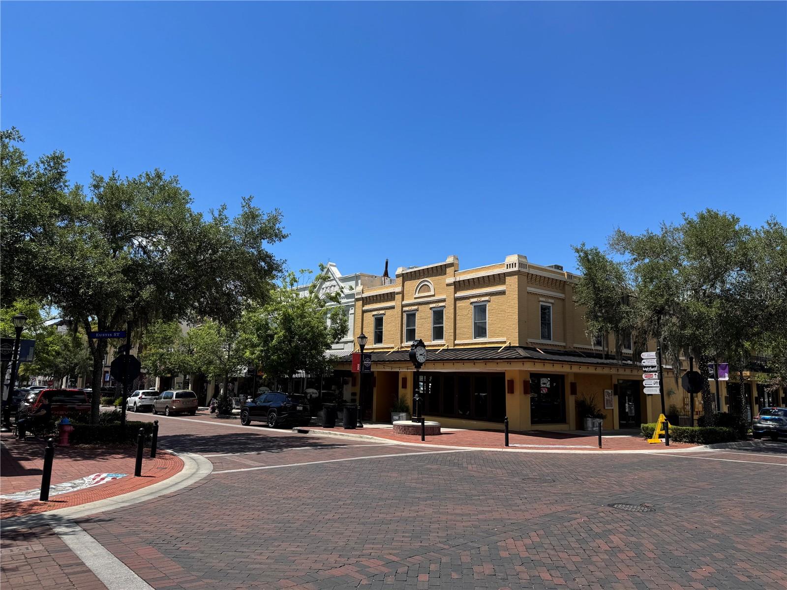708 E LEMON AVE, EUSTIS, FL, 32726