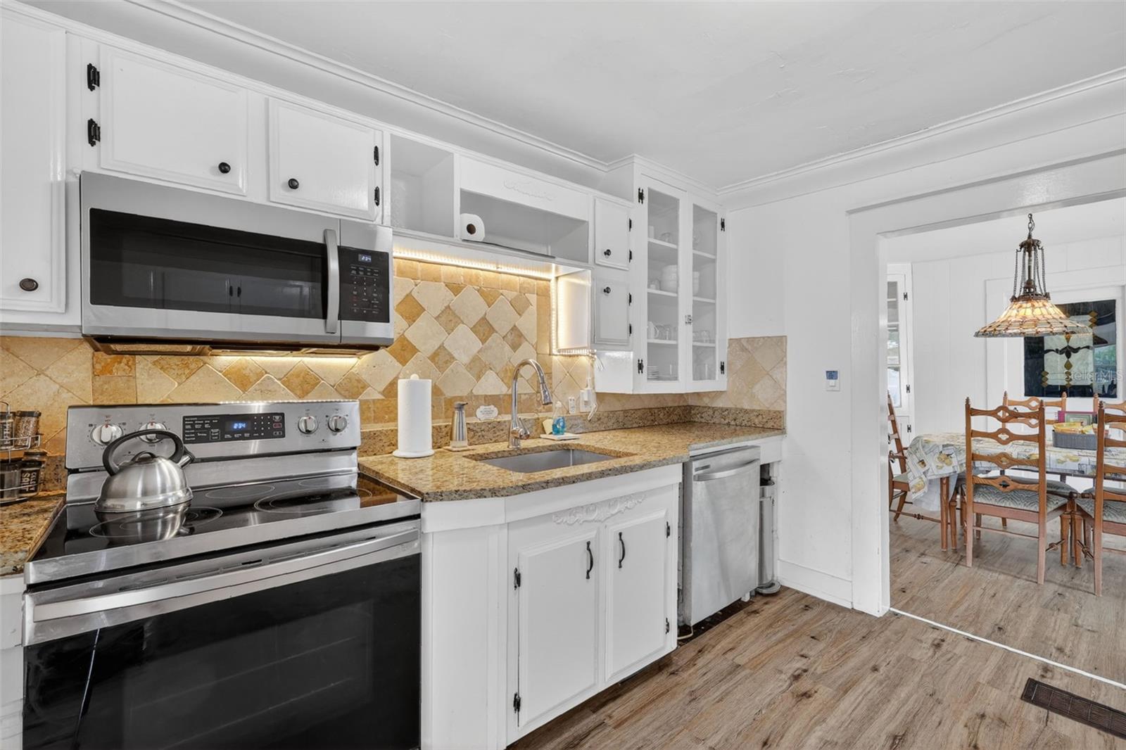 708 E LEMON AVE, EUSTIS, FL, 32726