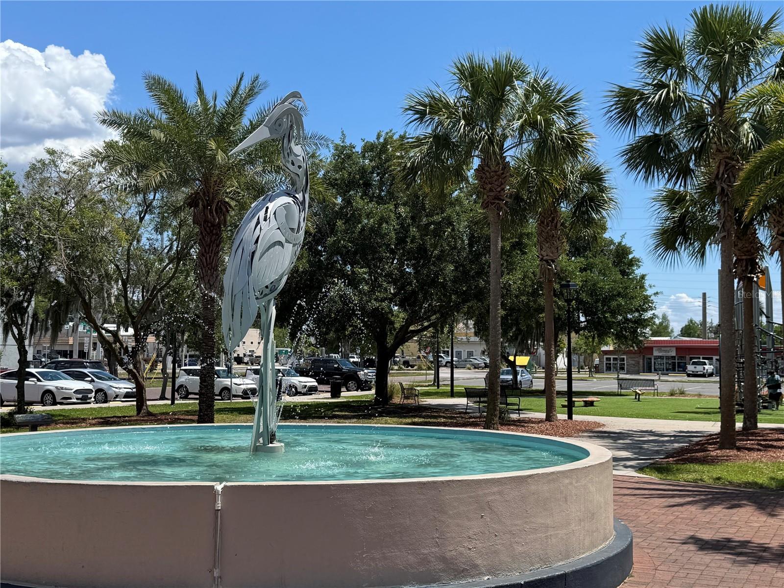 708 E LEMON AVE, EUSTIS, FL, 32726