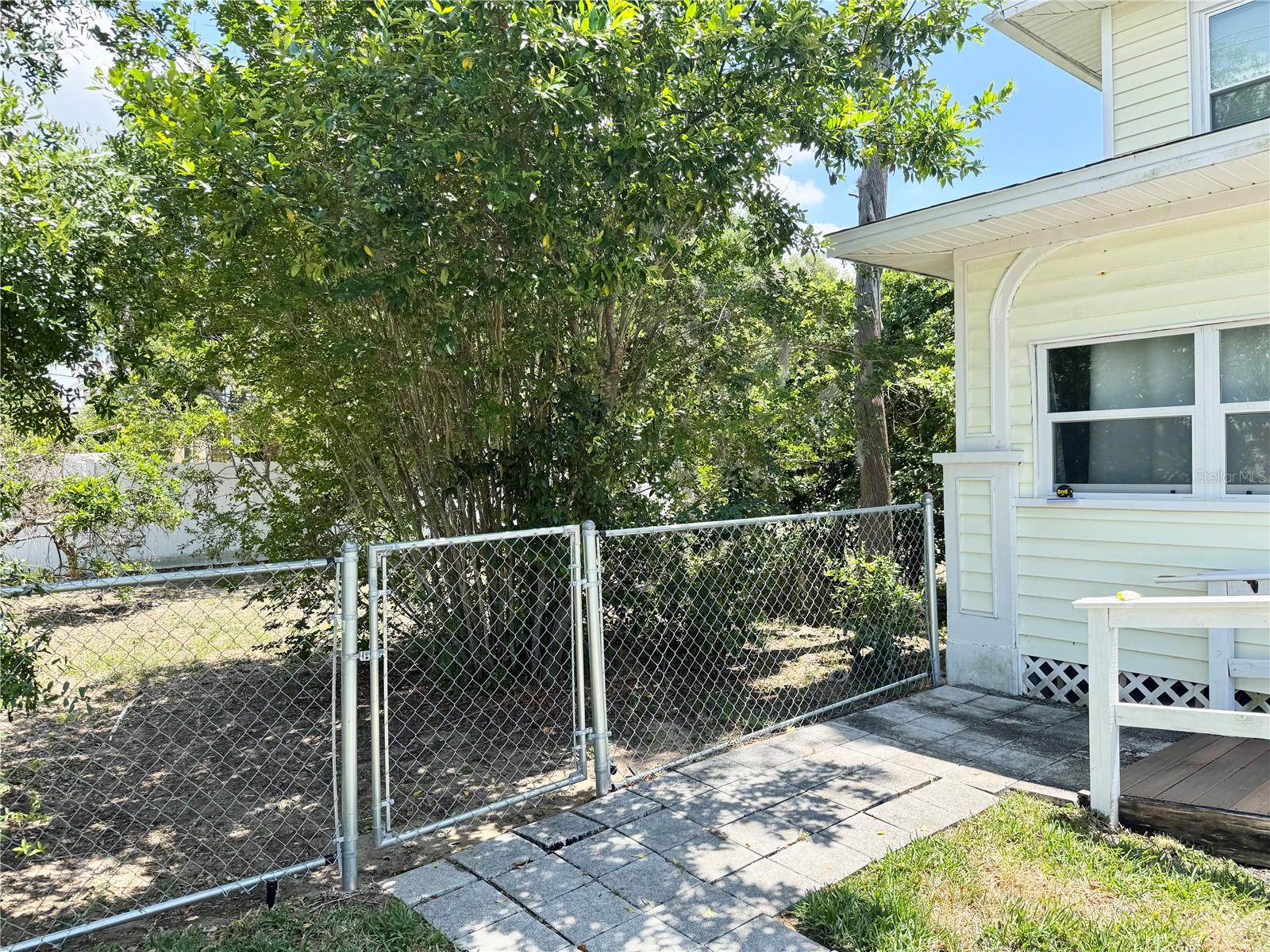 708 E LEMON AVE, EUSTIS, FL, 32726