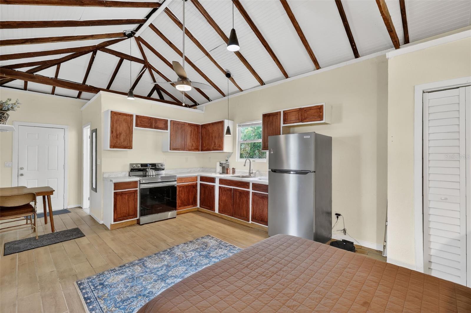 708 E LEMON AVE, EUSTIS, FL, 32726