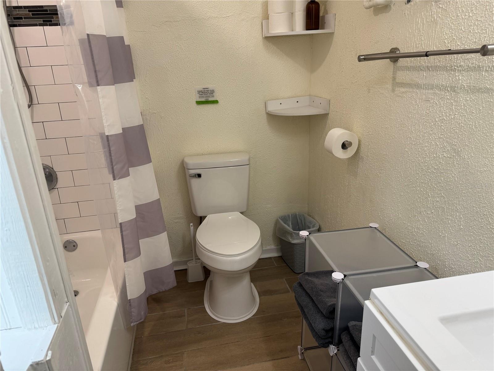 708 E LEMON AVE, EUSTIS, FL, 32726