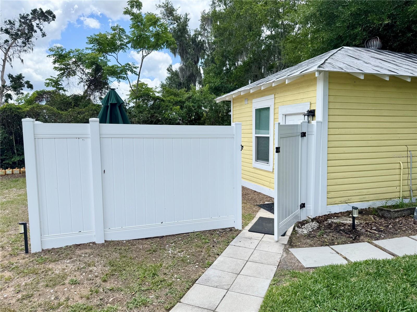 708 E LEMON AVE, EUSTIS, FL, 32726