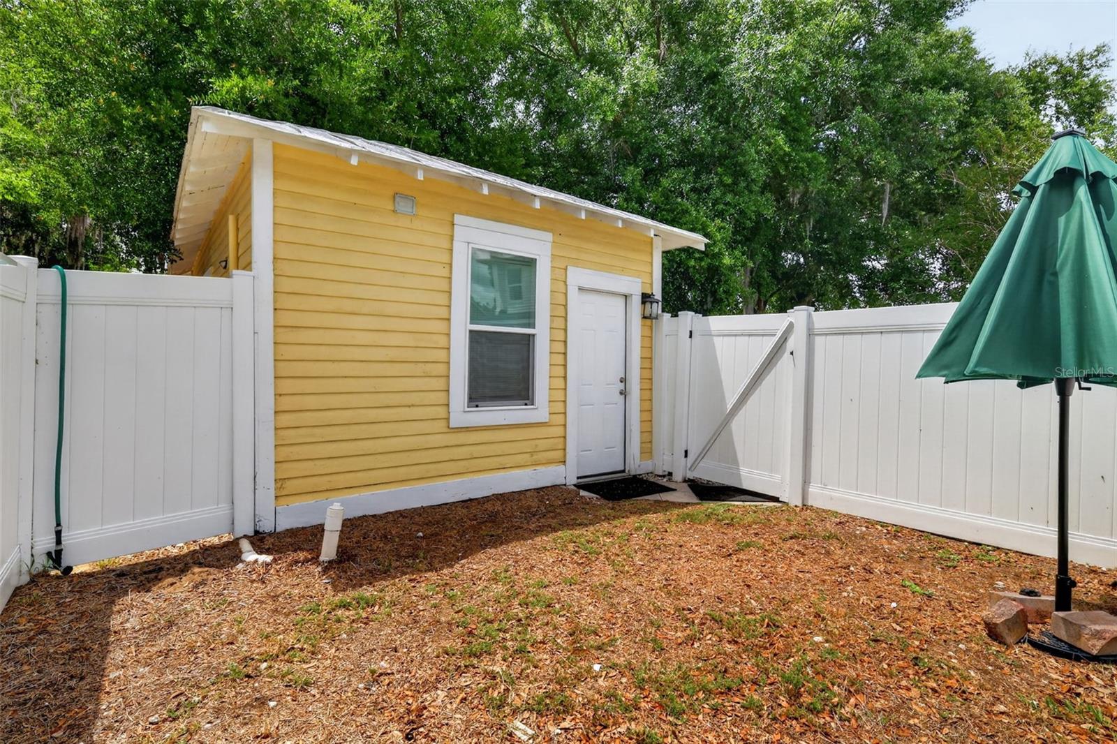 708 E LEMON AVE, EUSTIS, FL, 32726