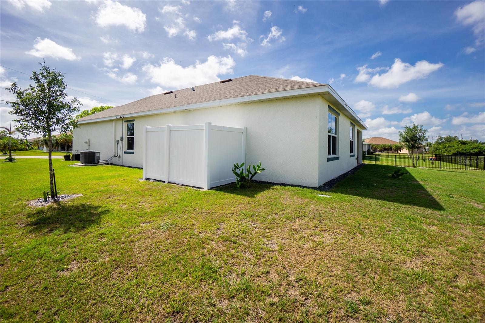 341 PORTO ALEGRE ST, PUNTA GORDA, FL, 33983