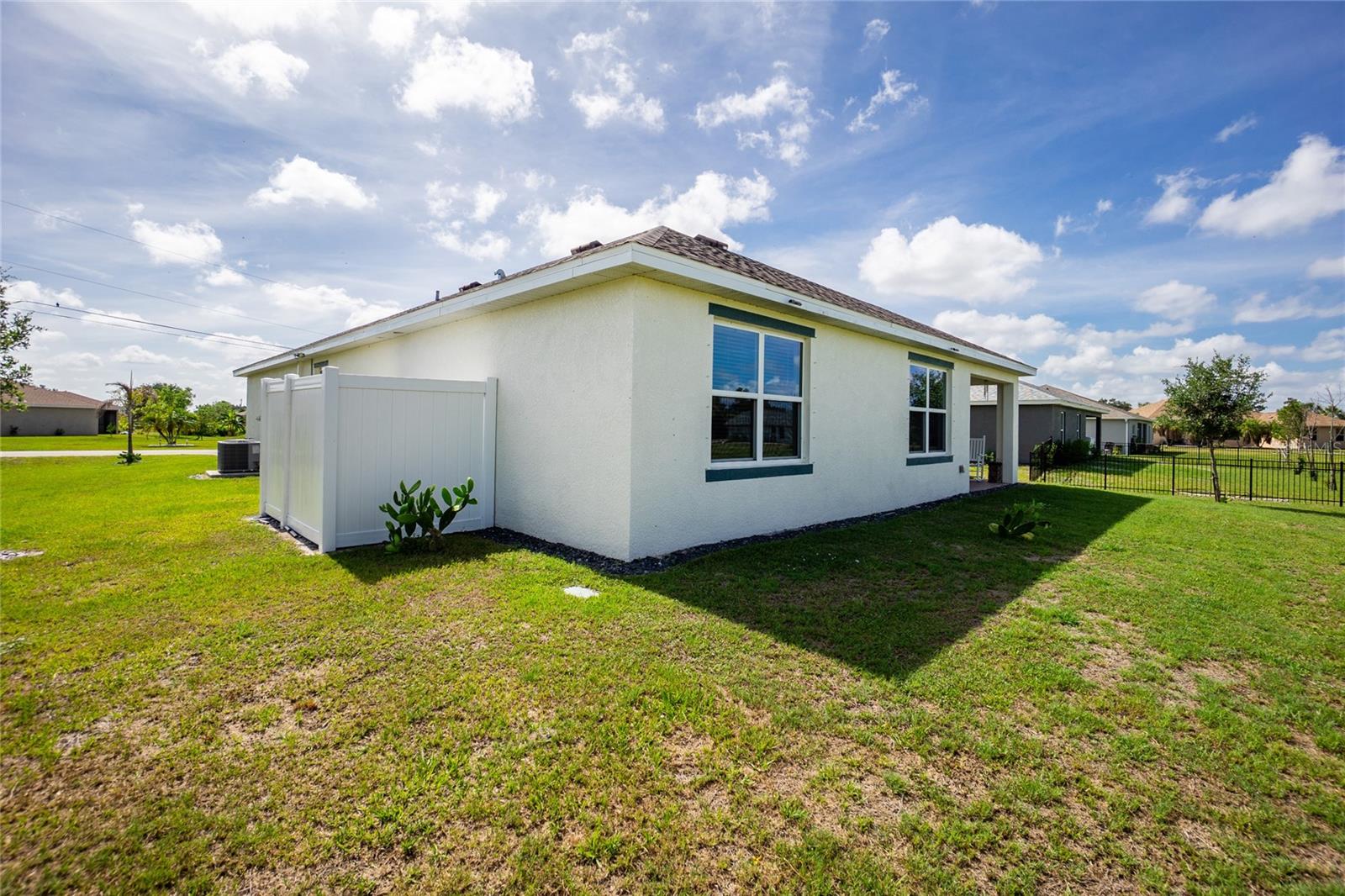 341 PORTO ALEGRE ST, PUNTA GORDA, FL, 33983