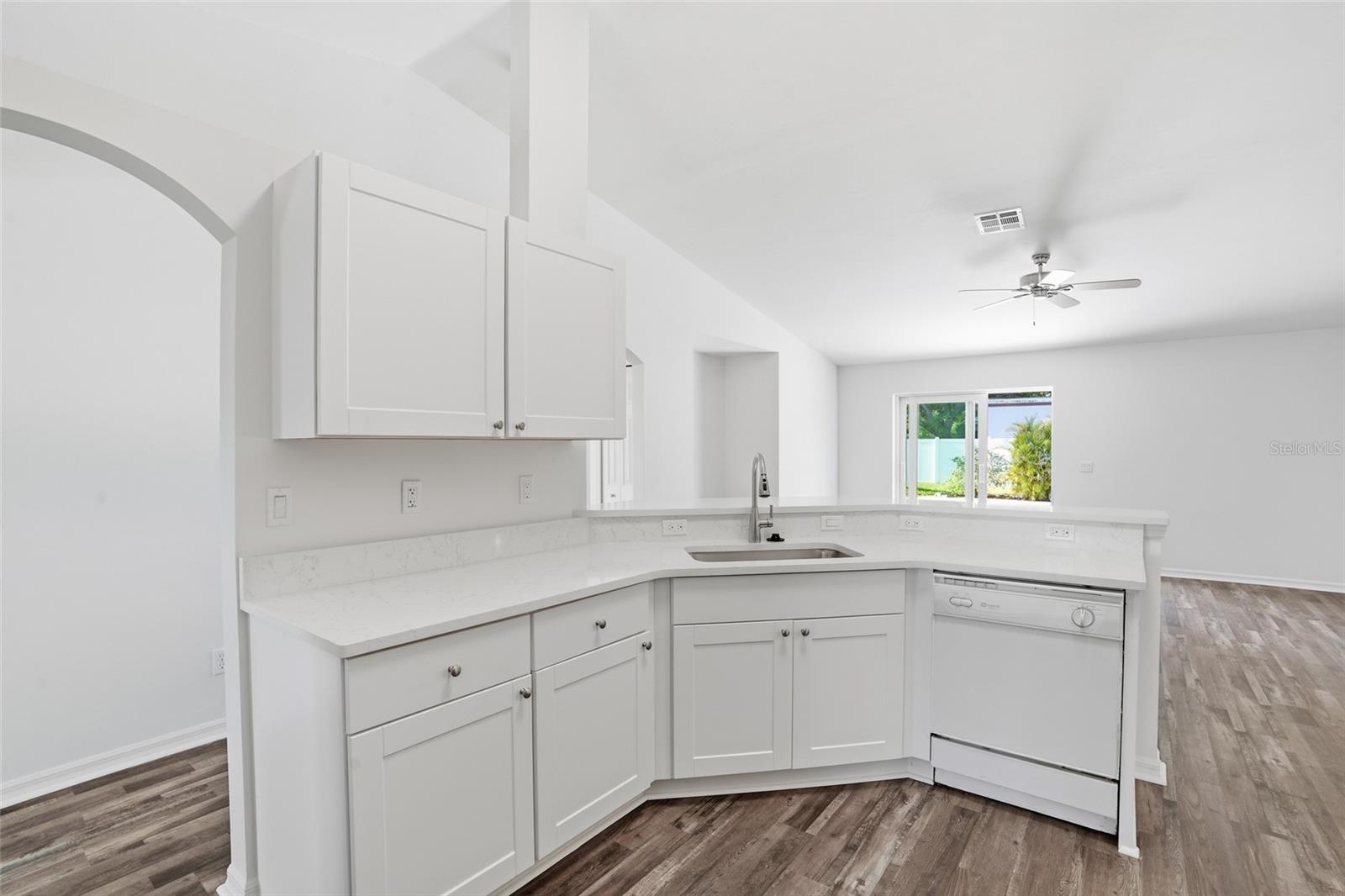 2004 NE 5TH TER, CAPE CORAL, FL, 33909