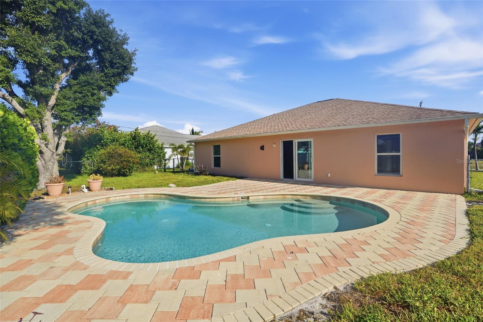2004 NE 5TH TER, CAPE CORAL, FL, 33909