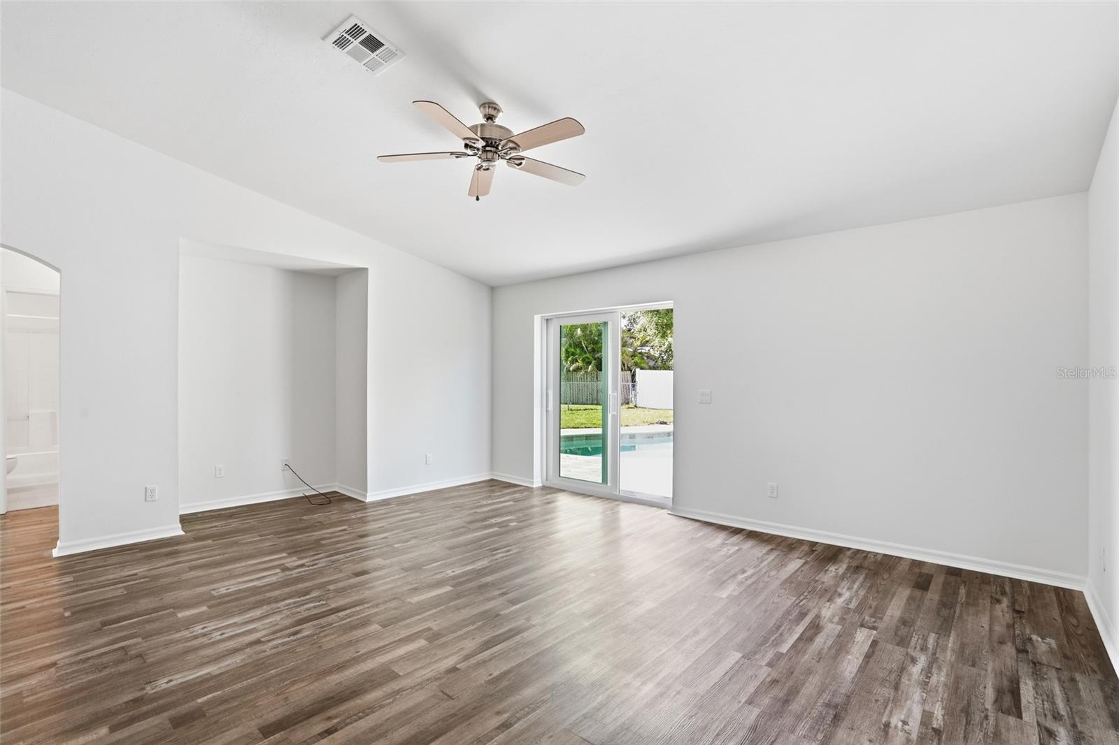 2004 NE 5TH TER, CAPE CORAL, FL, 33909