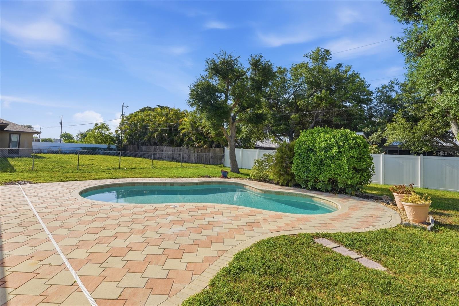 2004 NE 5TH TER, CAPE CORAL, FL, 33909