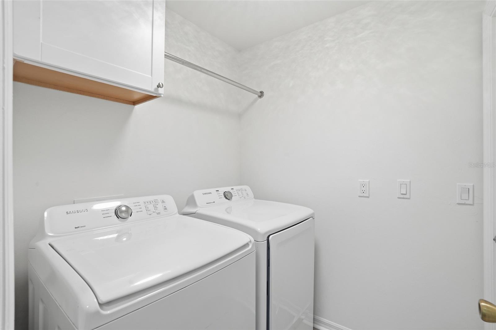 2004 NE 5TH TER, CAPE CORAL, FL, 33909