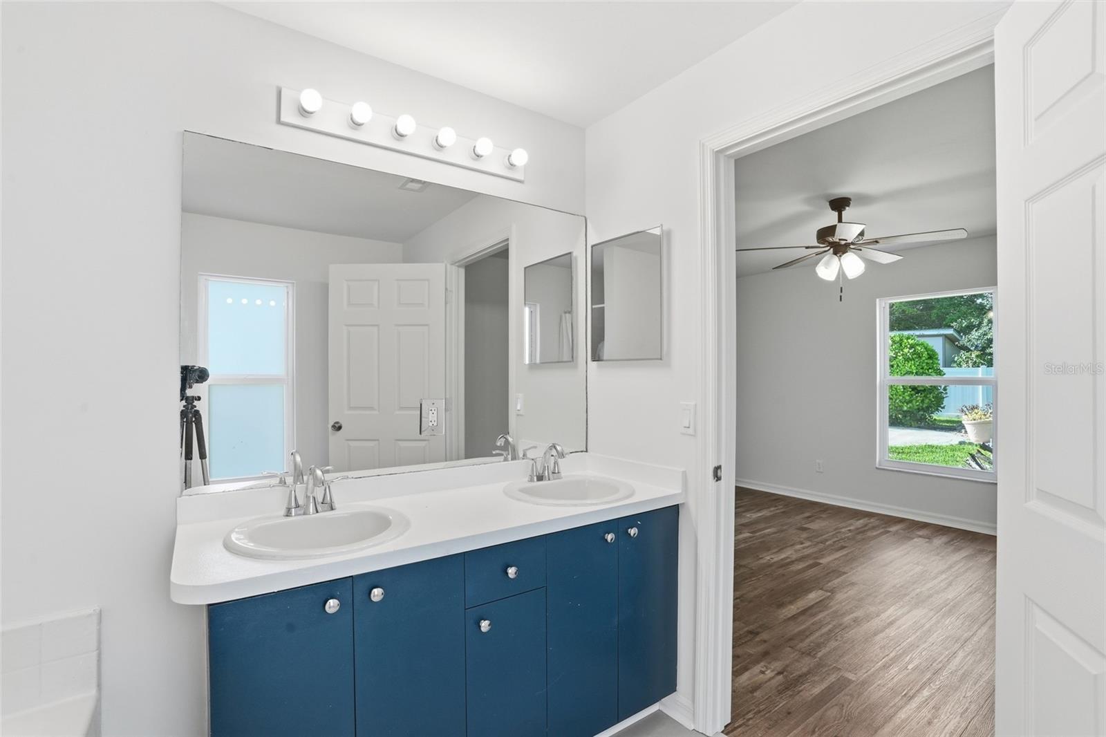 2004 NE 5TH TER, CAPE CORAL, FL, 33909