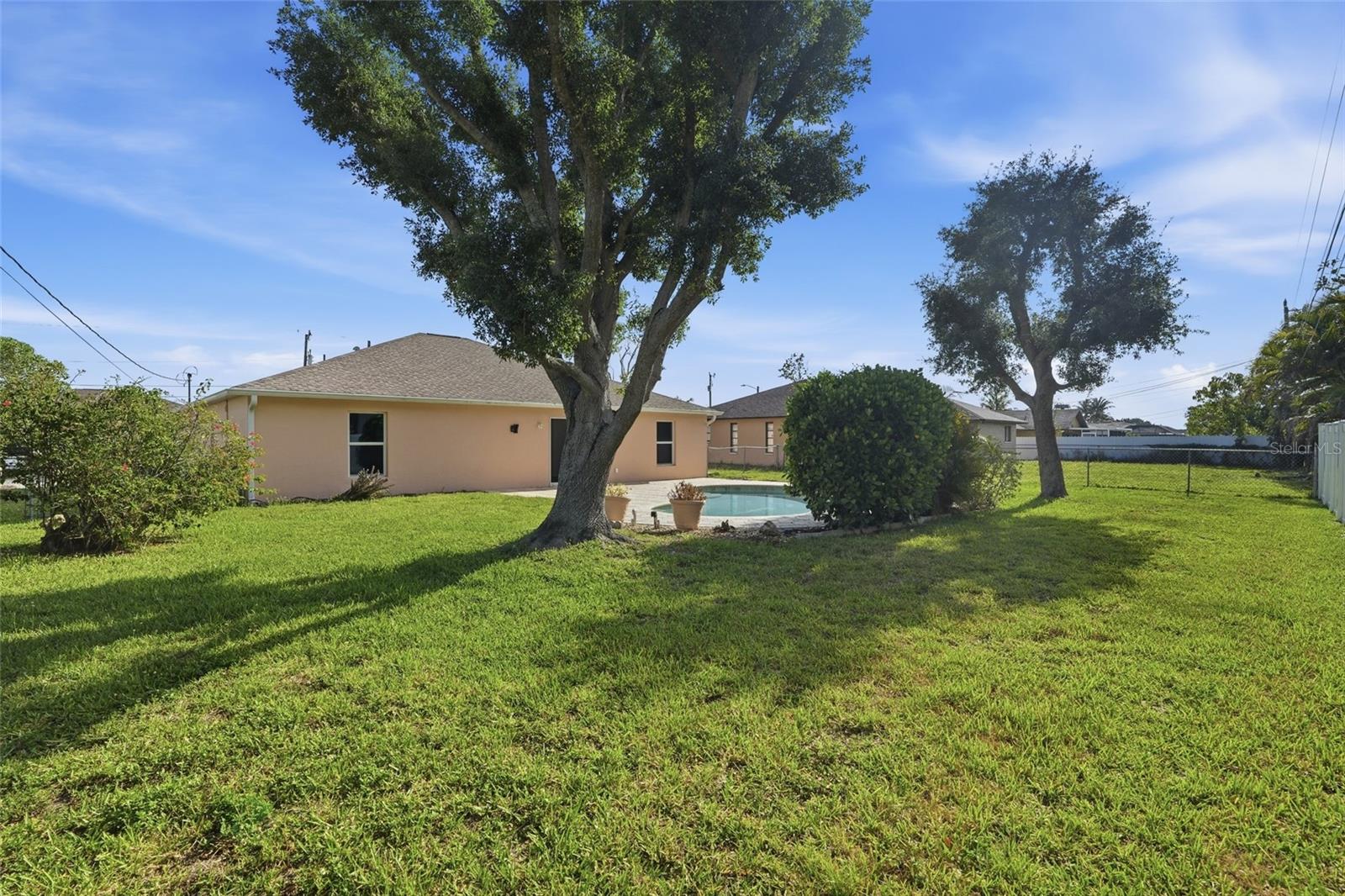 2004 NE 5TH TER, CAPE CORAL, FL, 33909