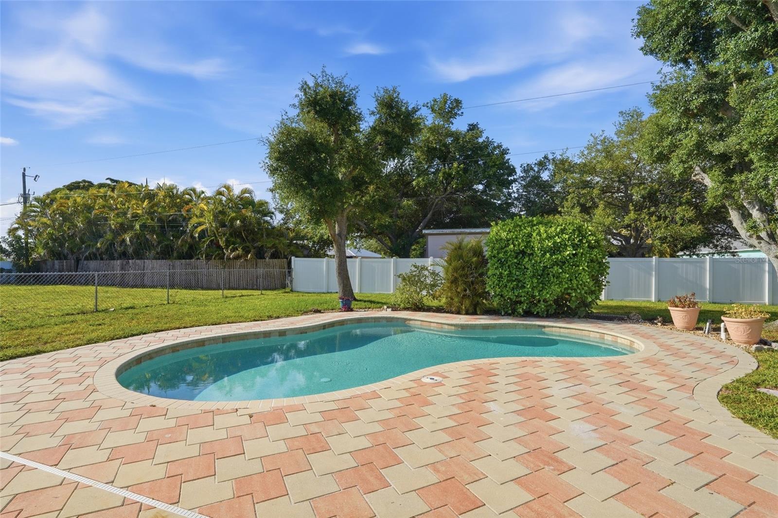 2004 NE 5TH TER, CAPE CORAL, FL, 33909