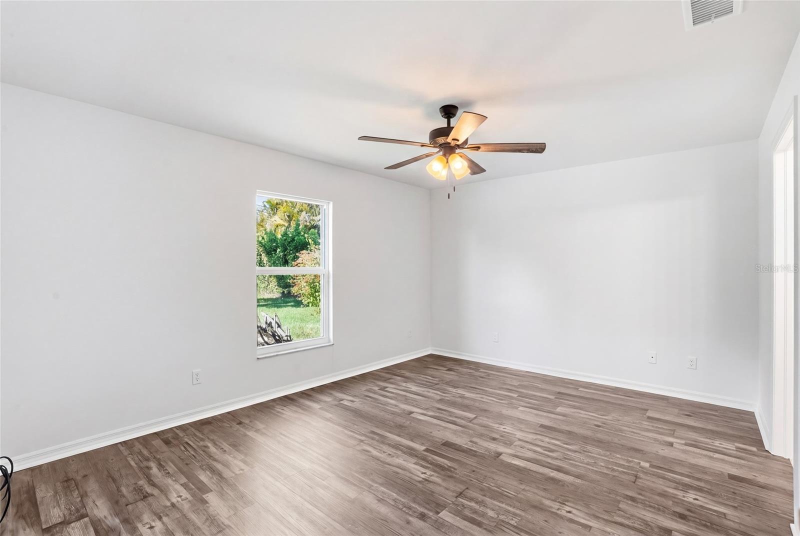 2004 NE 5TH TER, CAPE CORAL, FL, 33909