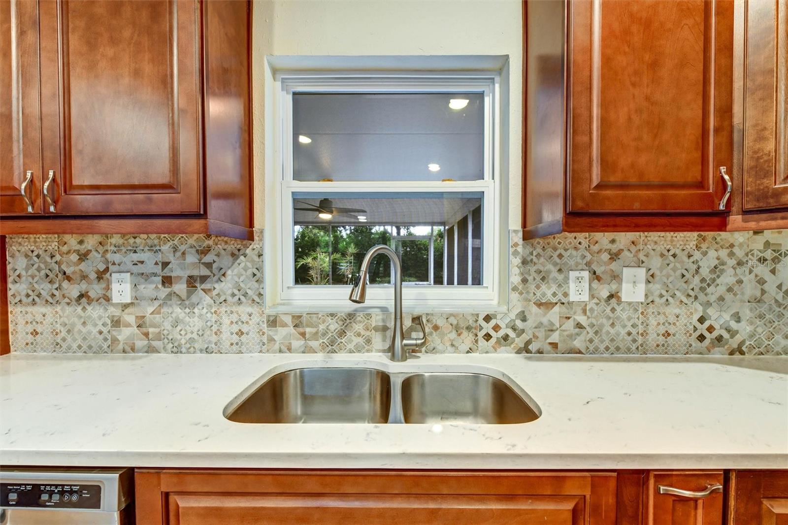 750 WOOD ST, DUNEDIN, FL, 34698