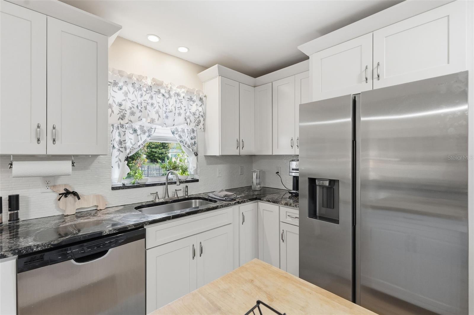 179 E CANAL DR, PALM HARBOR, FL, 34684