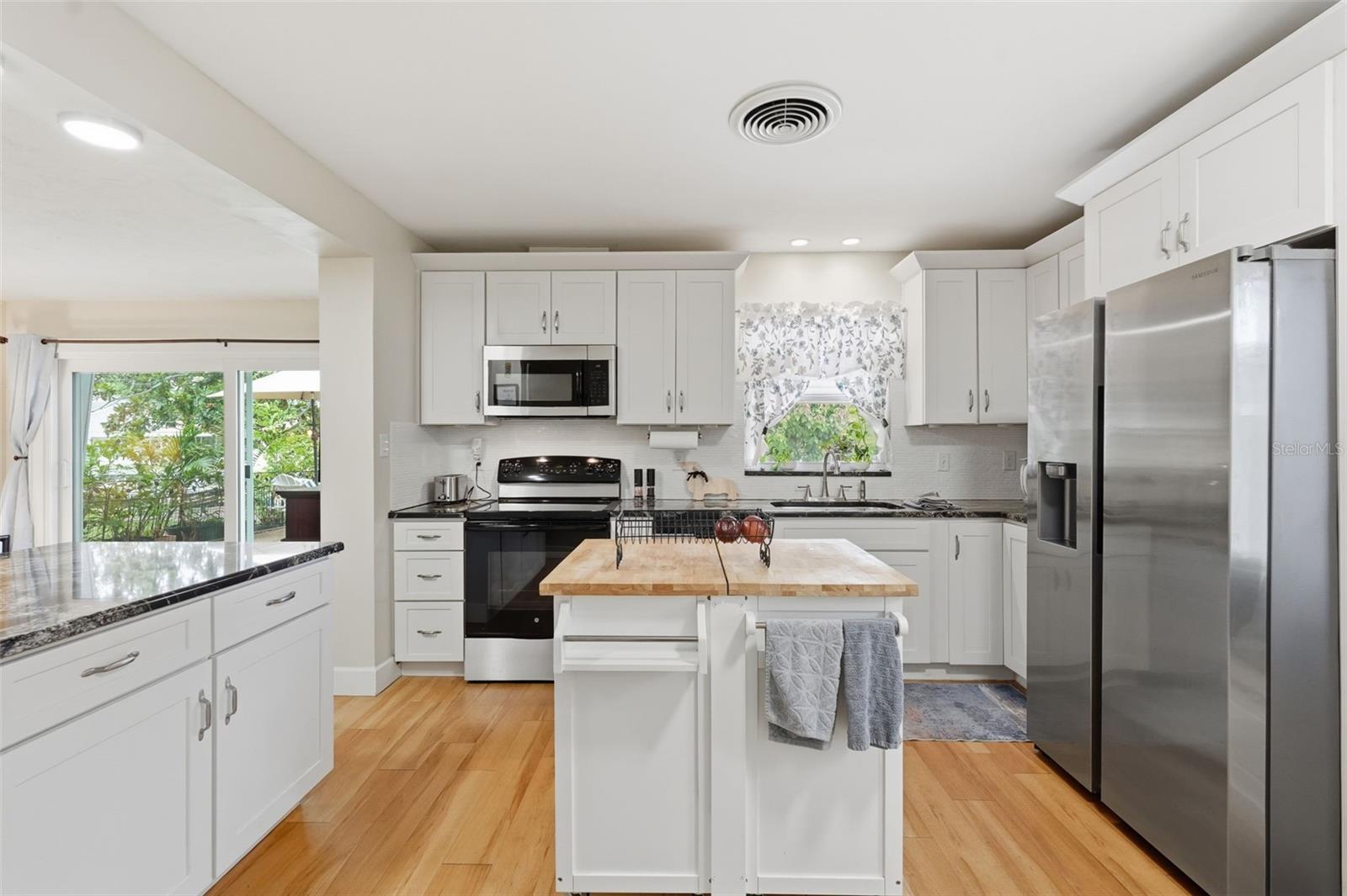 179 E CANAL DR, PALM HARBOR, FL, 34684