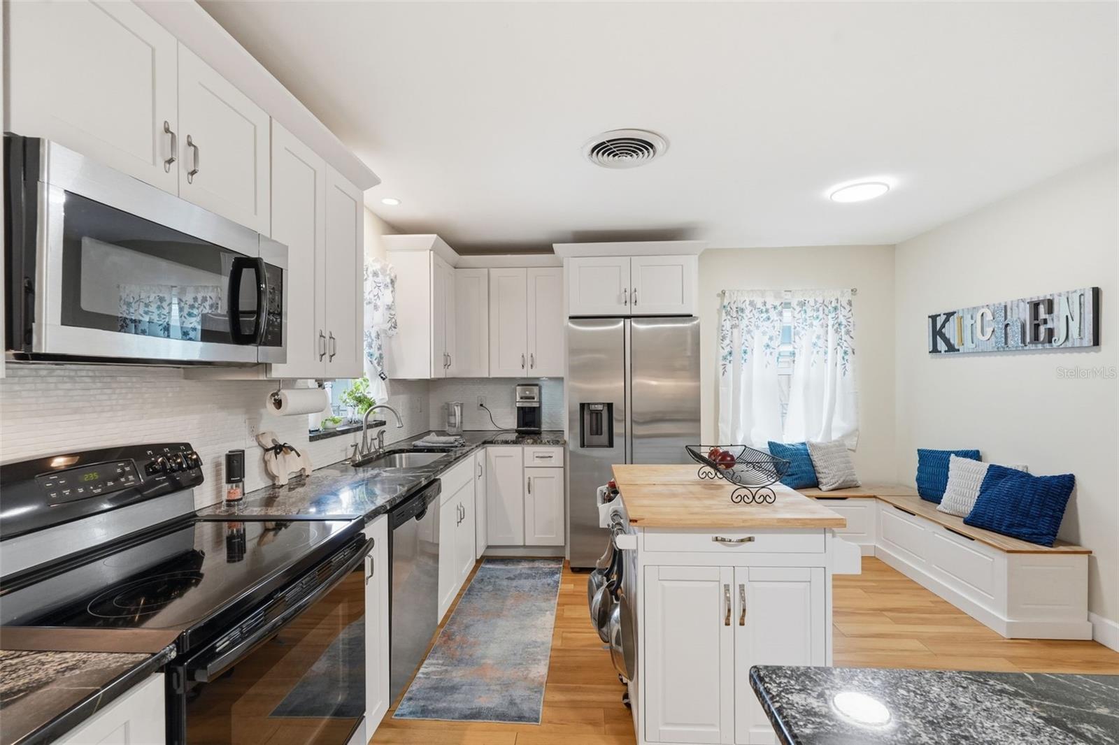 179 E CANAL DR, PALM HARBOR, FL, 34684