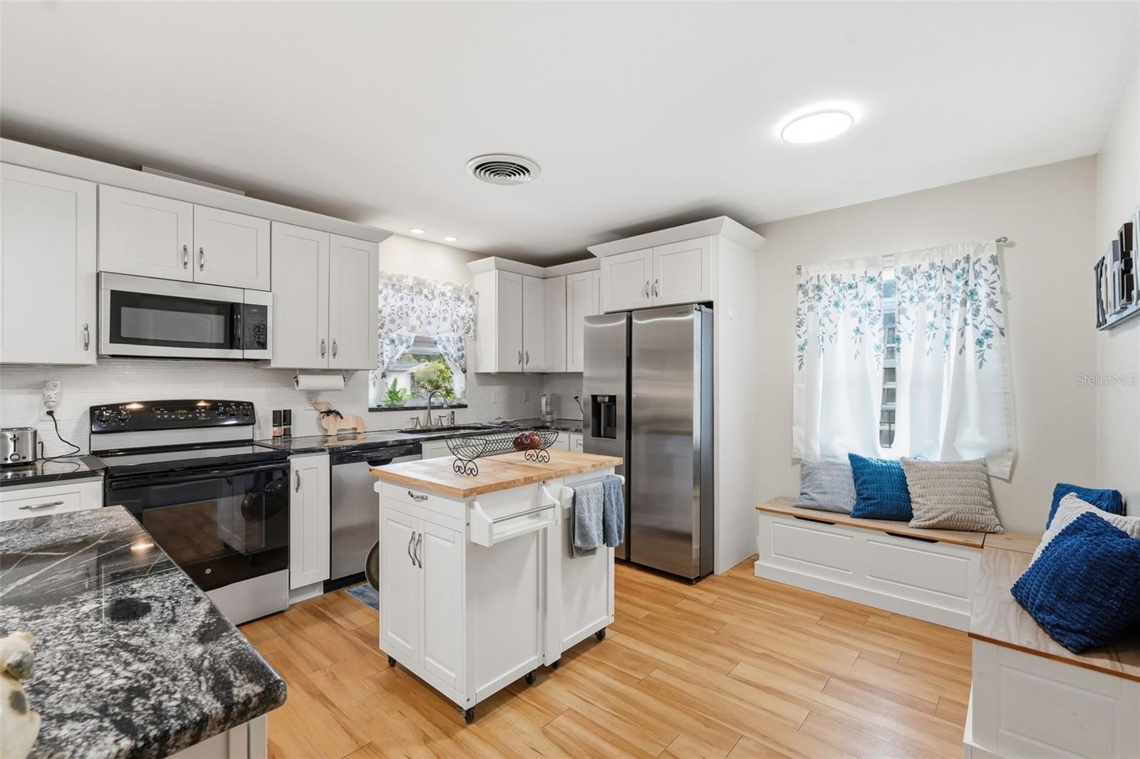 179 E CANAL DR, PALM HARBOR, FL, 34684