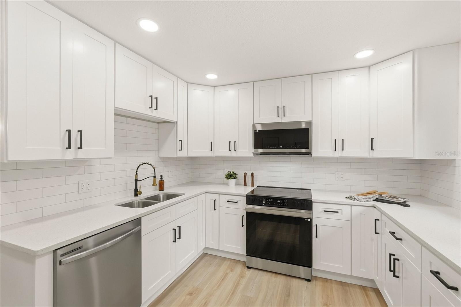 17002 PAULA LN, LUTZ, FL, 33558