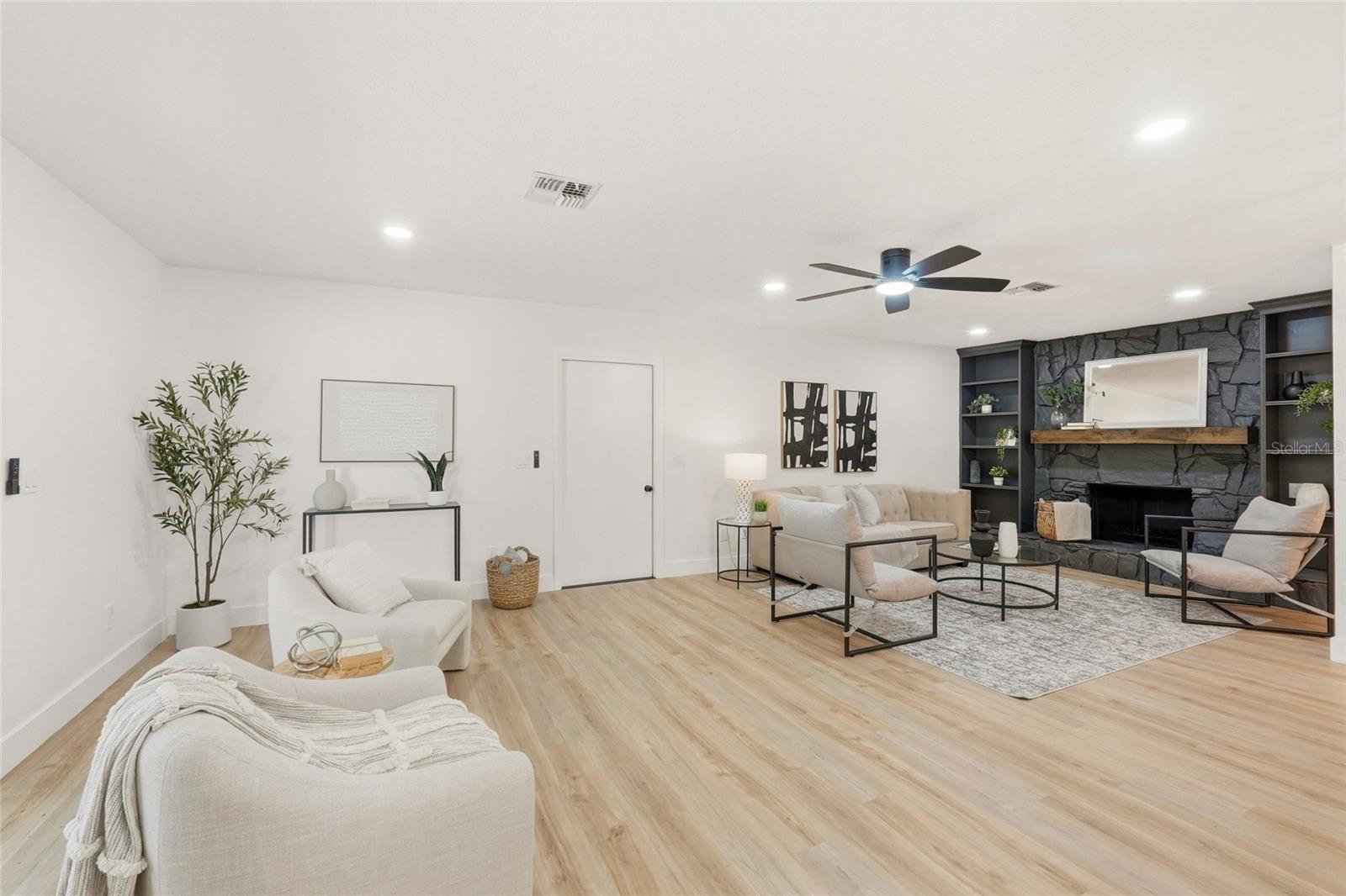 17002 PAULA LN, LUTZ, FL, 33558