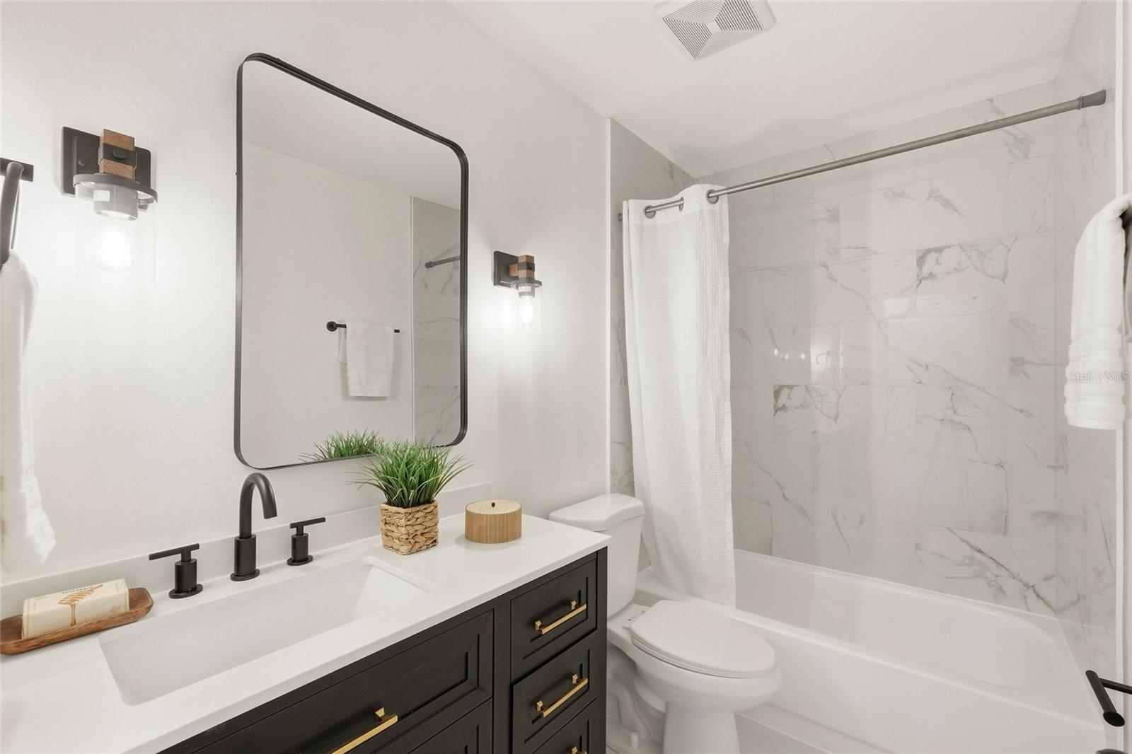17002 PAULA LN, LUTZ, FL, 33558