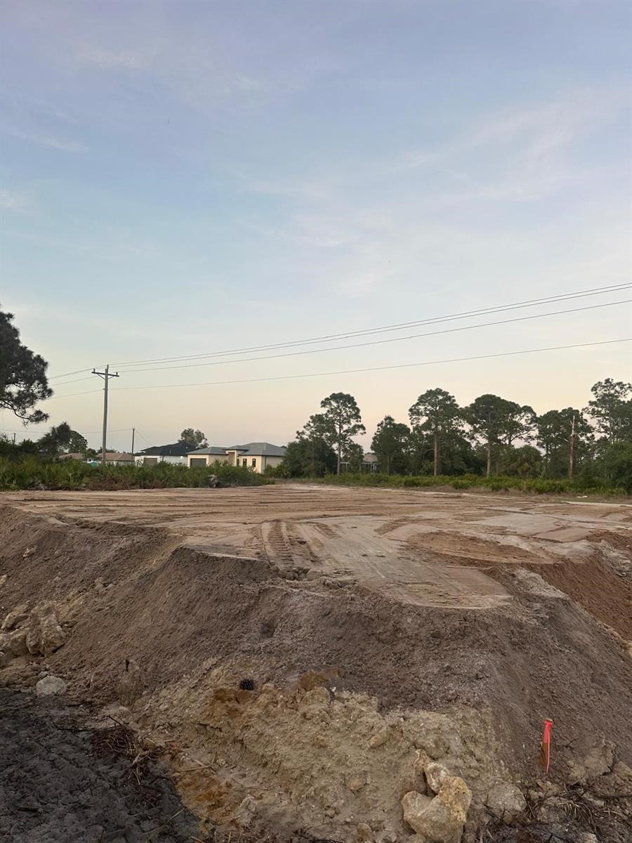 946 COLUMBUS BLVD S, LEHIGH ACRES, FL, 33974