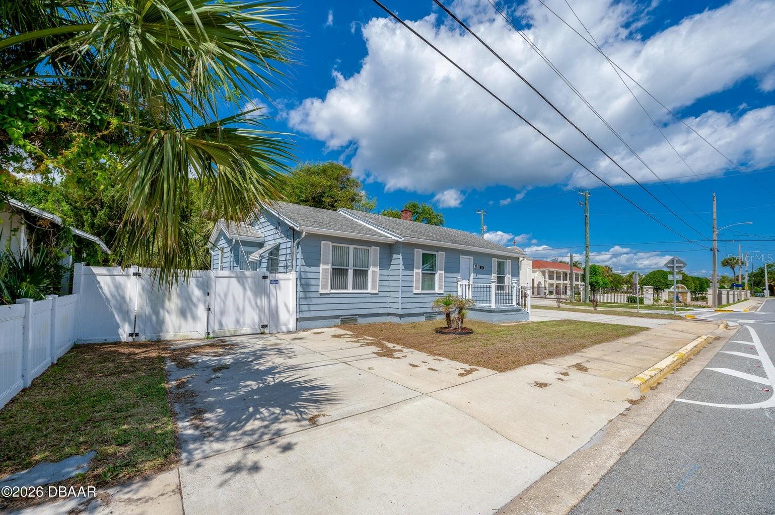 243 N PENINSULA DR, DAYTONA BEACH, FL, 32118