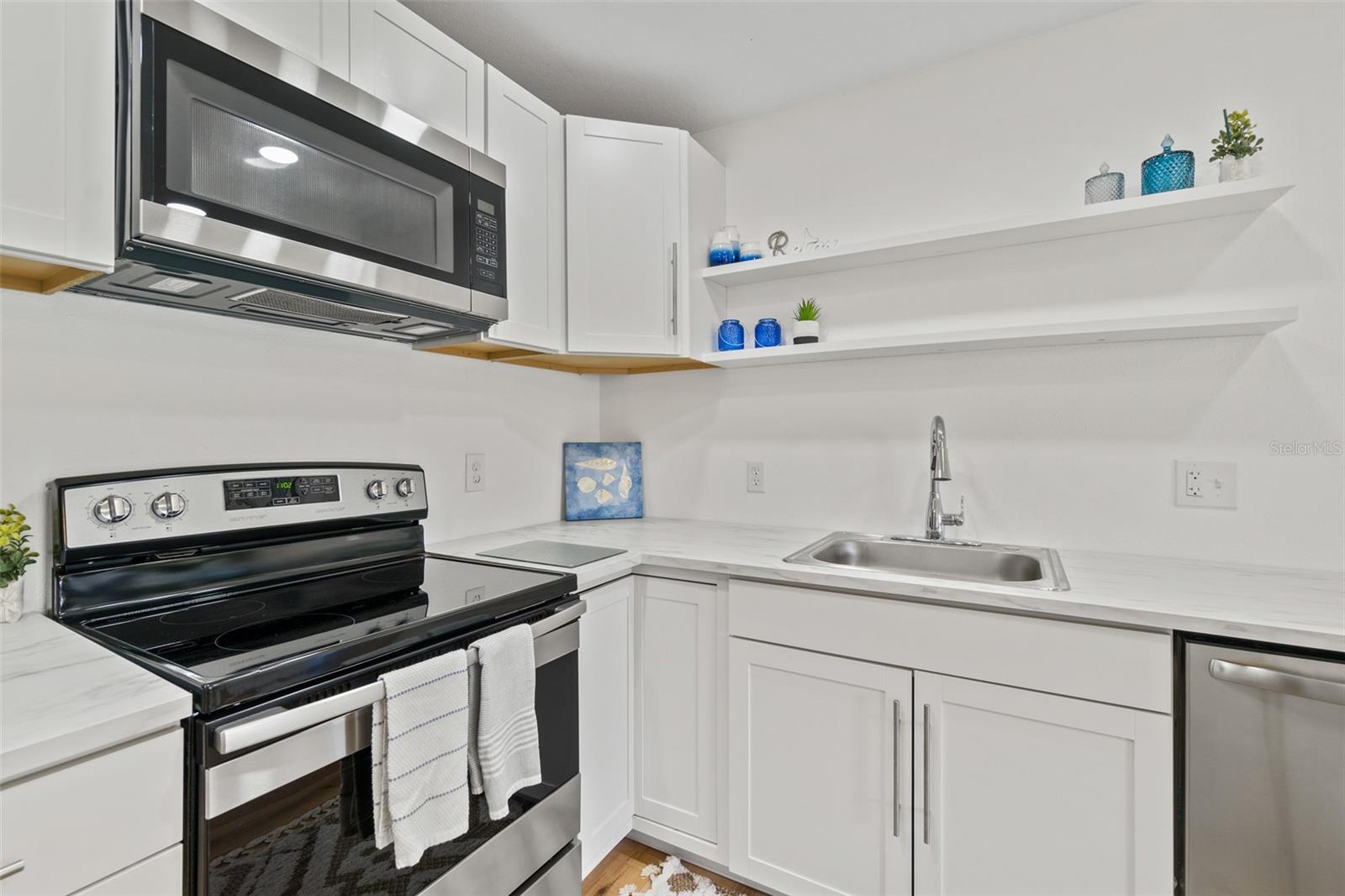 223 COLUMBIA DR #214, CAPE CANAVERAL, FL, 32920