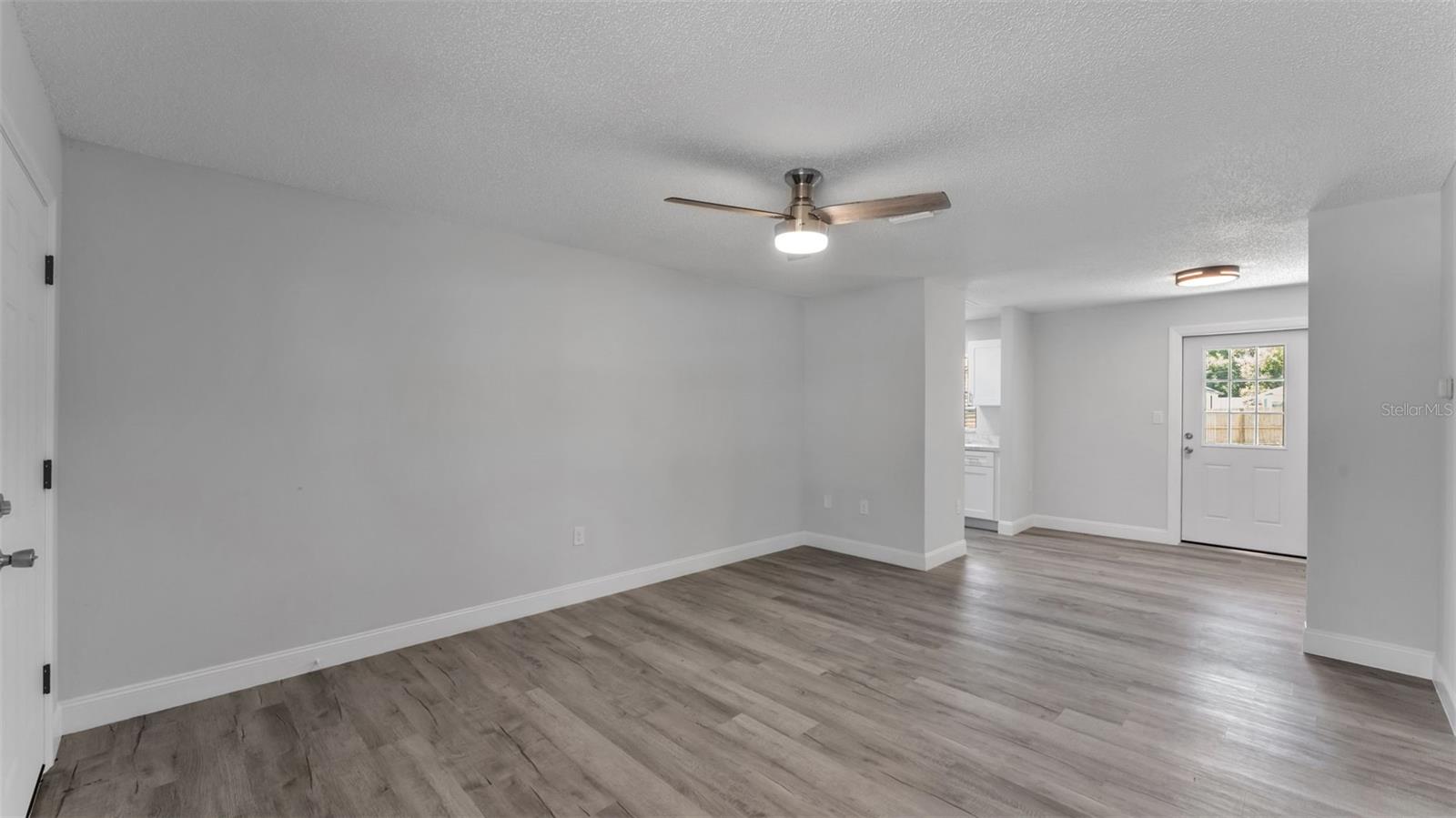 201 E PINE ST, DAVENPORT, FL, 33837