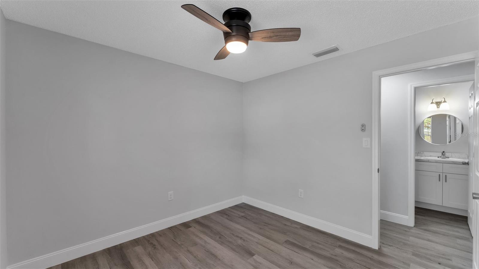 201 E PINE ST, DAVENPORT, FL, 33837