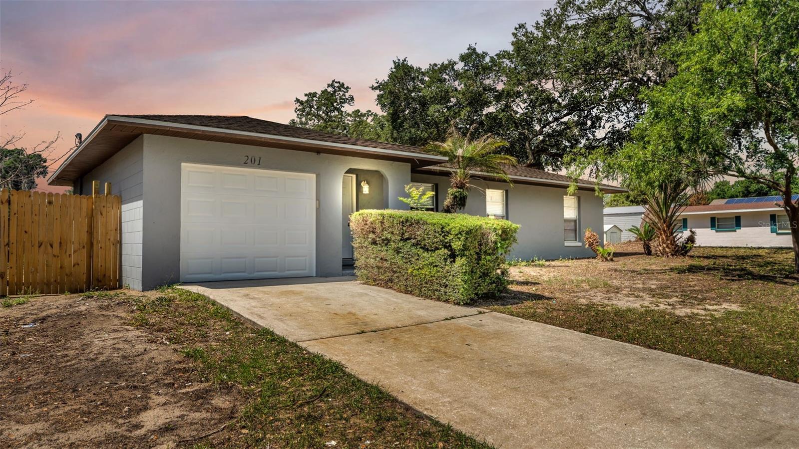 201 E PINE ST, DAVENPORT, FL, 33837